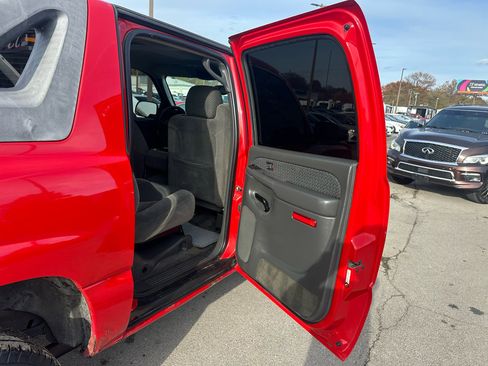Used 2004 Chevrolet Avalanche 2WD image 11