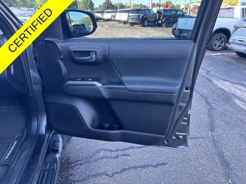 Used 2021 Toyota Tacoma TRD Off-Road AWD/4WD image 26