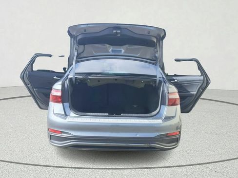 Used 2023 Volkswagen Jetta SE FWD image 12