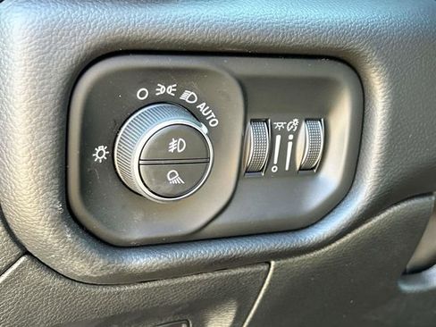 New 2026 RAM 1500 4x4 Crew Cab image 22