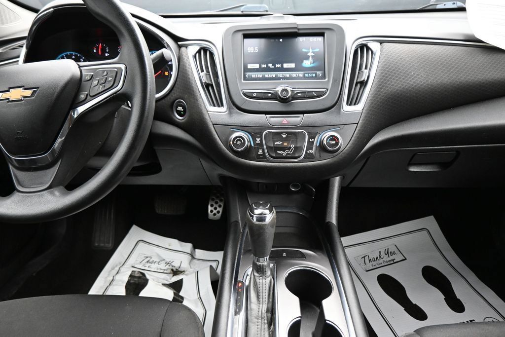 Used 2016 Chevrolet Malibu LT FWD image 17