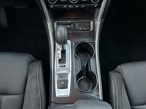 Used 2022 Subaru Ascent Premium w/ Convenience Package image 11