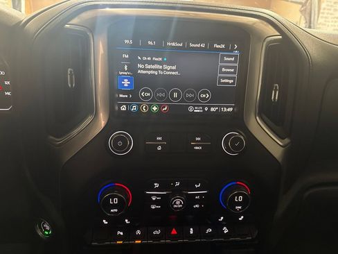 Used 2021 Chevrolet Silverado 1500 LT Trail Boss w/ Convenience Package II AWD/4WD image 17