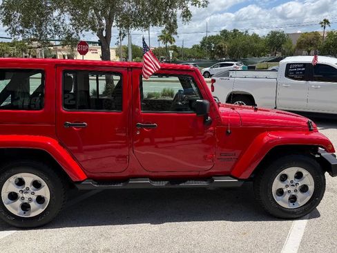 Used 2014 Jeep Wrangler Unlimited Sport w/ Connectivity Group AWD/4WD image 4