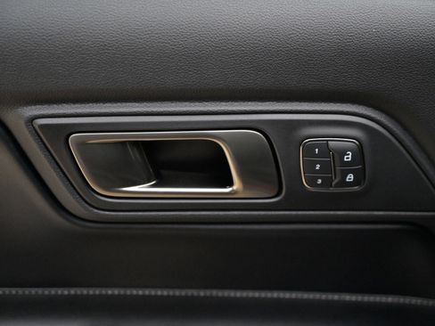 Used 2022 Ford Mustang Shelby GT500 w/ Technology Package image 22