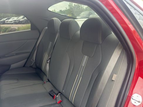 Used 2024 Hyundai Elantra SEL FWD image 9