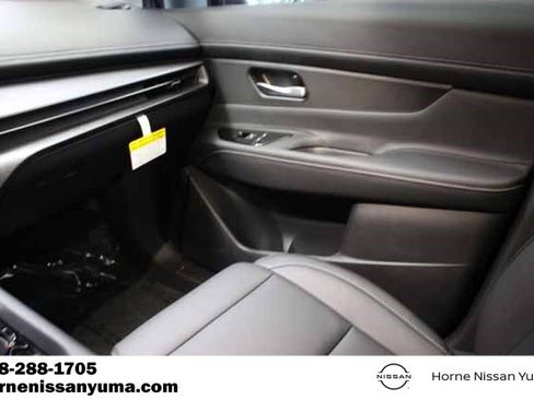 Certified 2025 Nissan Murano SV image 11