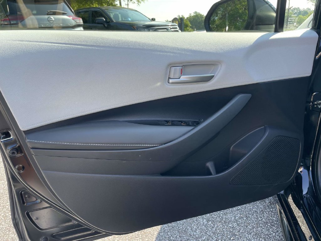 Used 2025 Toyota Corolla SE FWD image 16