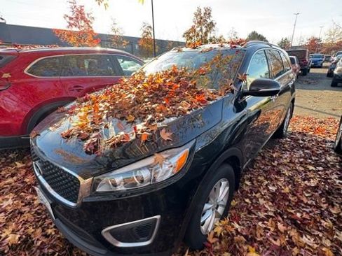 Used 2017 Kia Sorento LX w/ LX V6 Convenience Package image 1