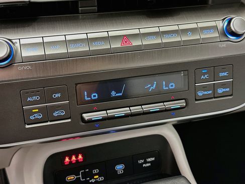 Used 2025 Hyundai Kona SEL AWD/4WD image 24