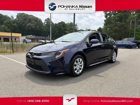 Used 2023 Toyota Corolla LE w/ Carpet Mat Package (TMS) FWD image 1