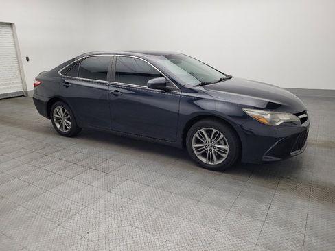 Used 2017 Toyota Camry SE image 11
