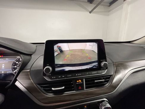 Used 2024 Nissan Altima 2.5 SV image 14