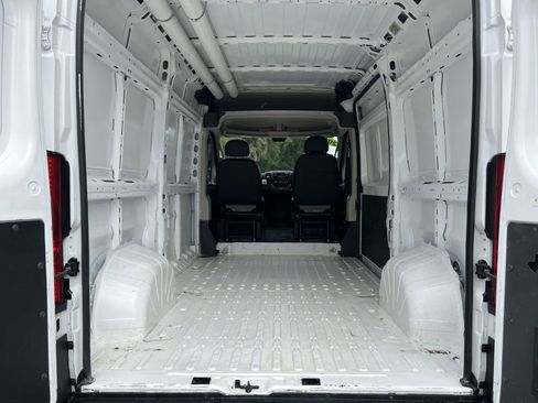 Used 2019 RAM ProMaster 2500 w/ Interior Convenience Group image 12