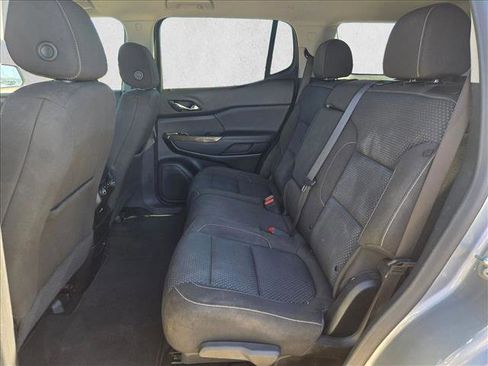 Used 2023 GMC Acadia SLE image 17