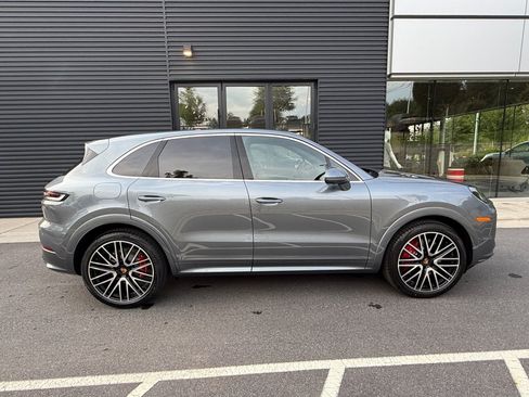 New 2026 Porsche Cayenne S AWD/4WD image 8