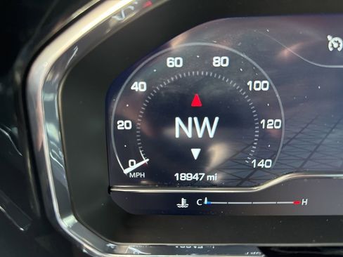 Used 2024 GMC Sierra 1500 SLE w/ X31 Off-Road Package image 23