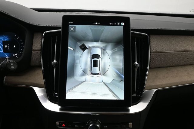 New 2027 Volvo XC90 B5 Plus AWD/4WD image 21