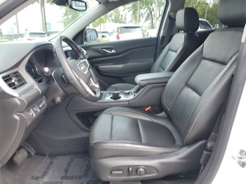 Used 2023 GMC Acadia SLT w/ Elevation Edition image 10