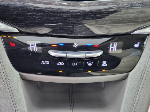 Used 2020 Cadillac XT6 Premium Luxury image 22