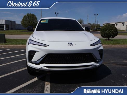 Used 2024 Buick Envista Sport Touring w/ Convenience I Package image 3