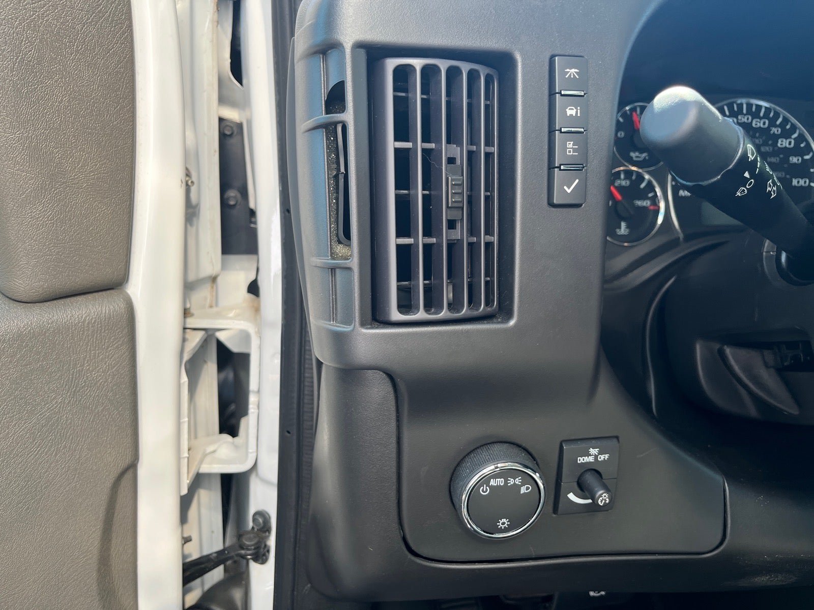 New 2024 Chevrolet Express 3500 w/ Power Convenience Package RWD image 19