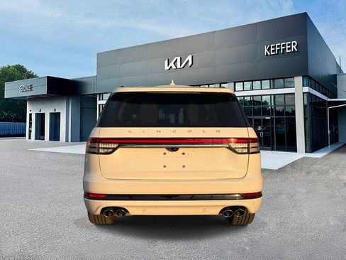 Used 2024 Lincoln Aviator Reserve w/ Equipment Group 201A AWD/4WD image 7