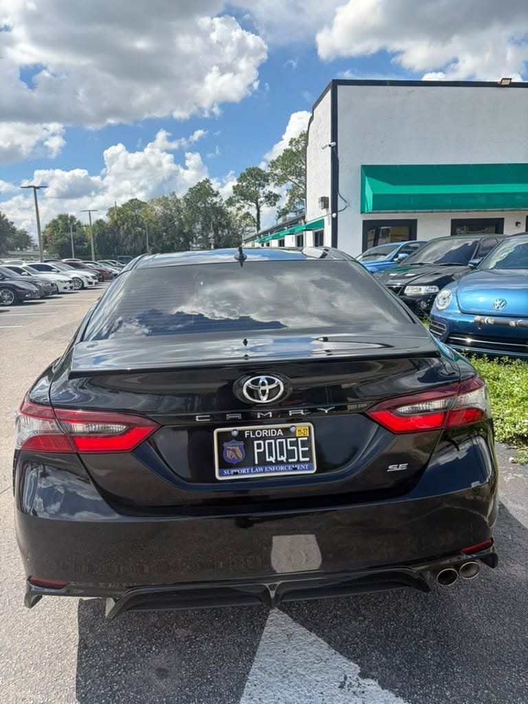 Used 2022 Toyota Camry SE FWD image 9