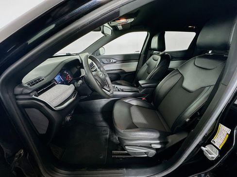 Used 2024 Jeep Compass Latitude image 13