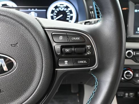 Used 2019 Kia Niro EX FWD image 28