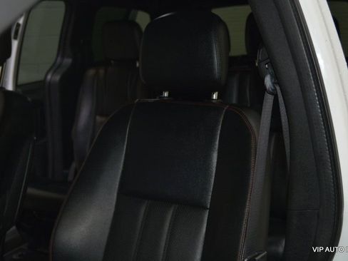 Used 2019 Dodge Grand Caravan GT image 9