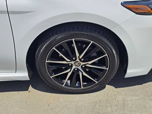 Certified 2022 Toyota Camry SE w/ Carpet Mat Package (TMS) FWD image 9