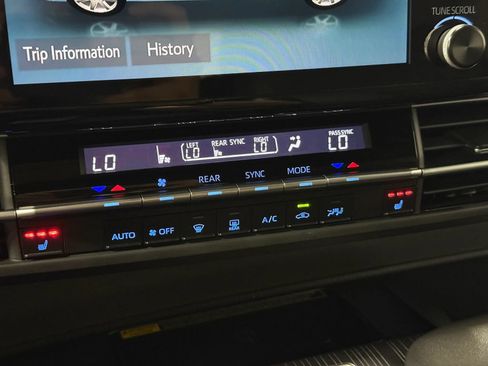 Used 2022 Toyota Sienna XLE Woodland Edition w/ Protection Package (TMS) AWD/4WD image 40
