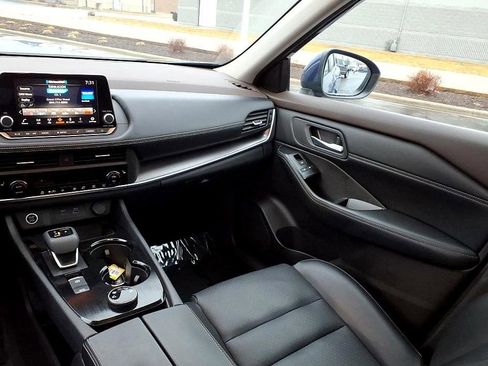 Used 2023 Nissan Rogue SV w/ SV Premium B Package image 23