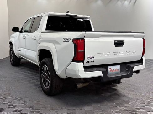 Used 2025 Toyota Tacoma TRD Sport AWD/4WD image 4