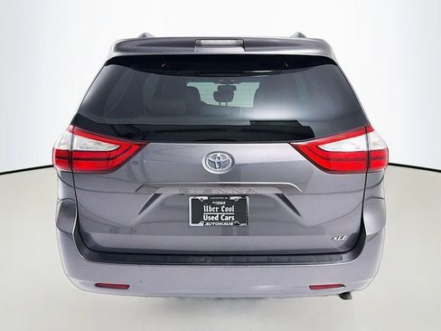 Used 2015 Toyota Sienna XLE image 6