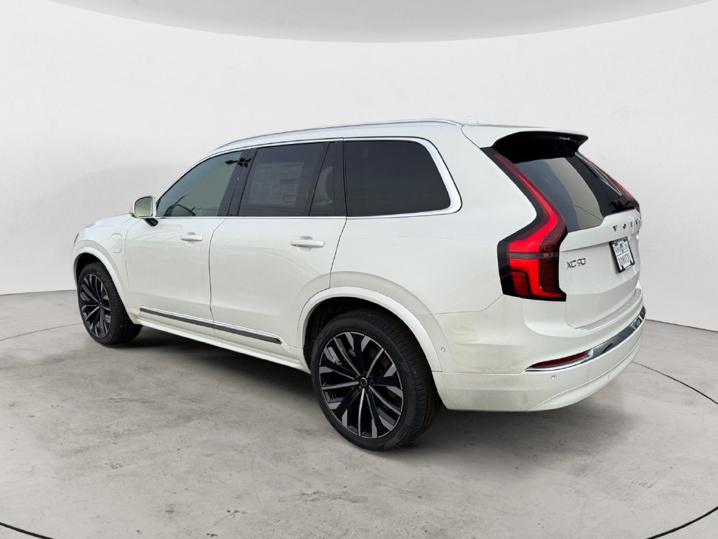 New 2026 Volvo XC90 T8 Plus w/ Protection Package Premier AWD/4WD image 4