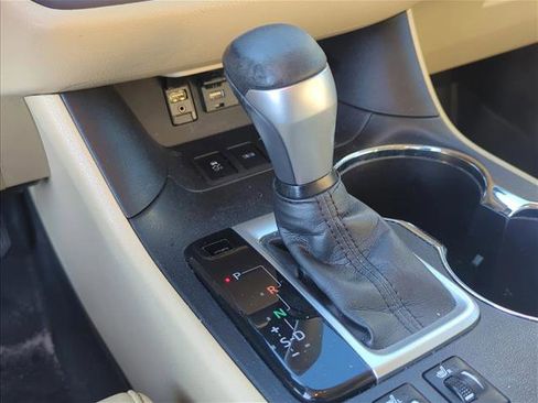 Used 2019 Toyota Highlander XLE FWD image 21