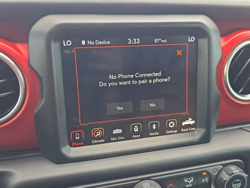 Used 2022 Jeep Gladiator Rubicon w/ LED Lighting Group AWD/4WD image 18