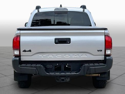 Used 2021 Toyota Tacoma SR5 AWD/4WD image 5