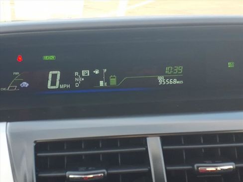 Used 2012 Toyota Prius V Five image 24