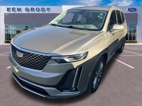 Used 2022 Cadillac XT6 Premium Luxury w/ Technology Package FWD image 4