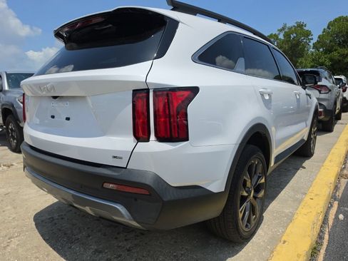 Certified 2023 Kia Sorento SX Prestige AWD/4WD image 16