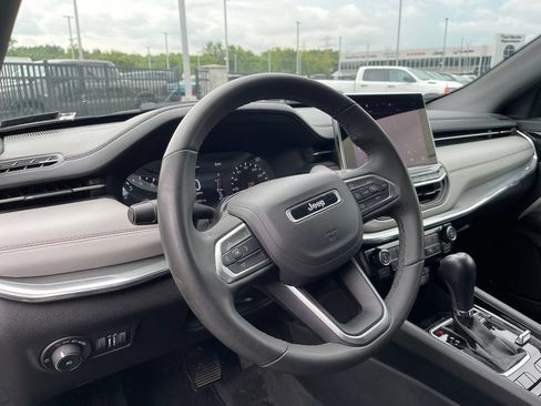 Used 2023 Jeep Compass Limited AWD/4WD image 14