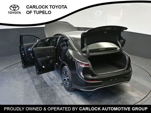 Used 2023 Toyota Crown Limited image 55