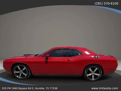 Used 2016 Dodge Challenger R/T RWD image 4