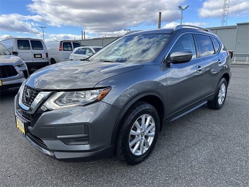 Used 2020 Nissan Rogue SV image 9