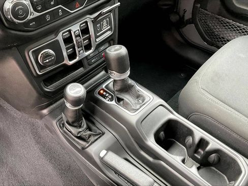 Used 2022 Jeep Wrangler Unlimited Sport AWD/4WD image 31