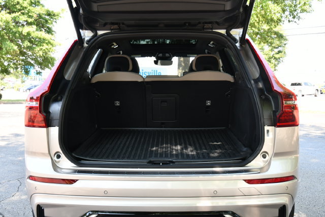 Used 2026 Volvo XC60 B5 Plus AWD/4WD image 31