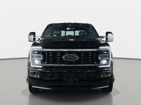 Used 2026 Ford F450 Platinum w/ FX4 Off-Road Package AWD/4WD image 9